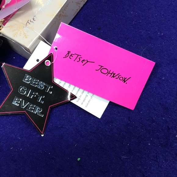 BETSEY JOHNSON BLACK ZIP AROUND WALLET - Picture 9 of 10